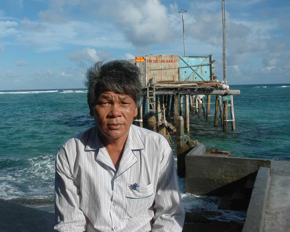 Người ngư dân nghèo đổi đời từ việc sản xuất thủy hải sản khô