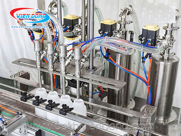 Máy chiết rót bán tự động