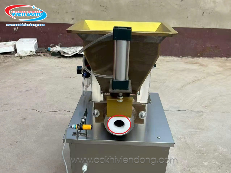 máy chia nhân tự động